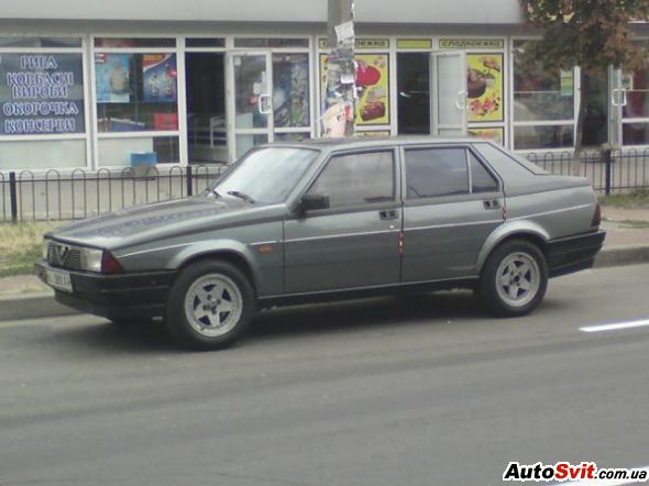 Alfa Romeo 75 3.0 v6