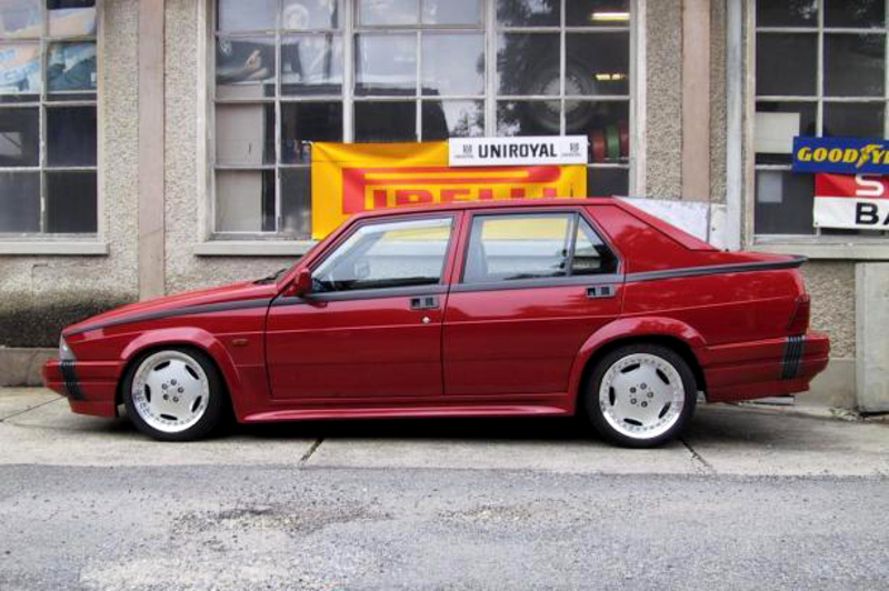Alfa Romeo 75 3.0 v6