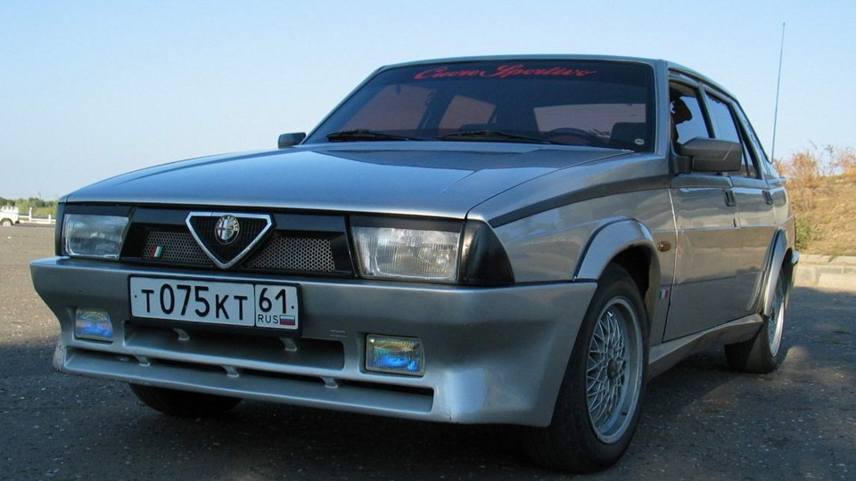 Alfa Romeo 75 3.0