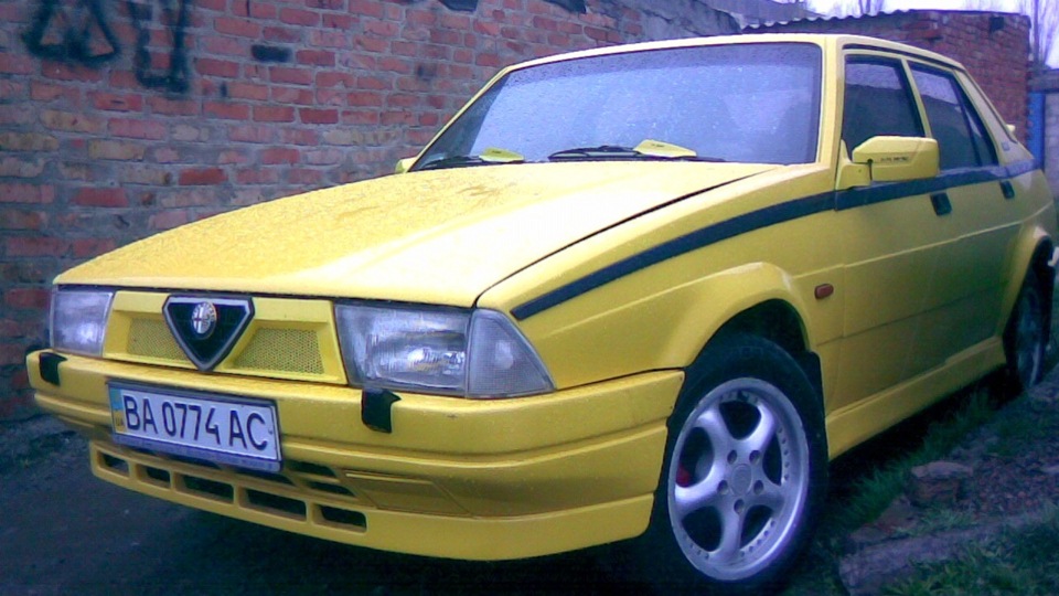 Alfa Romeo 75 Quadrifoglio