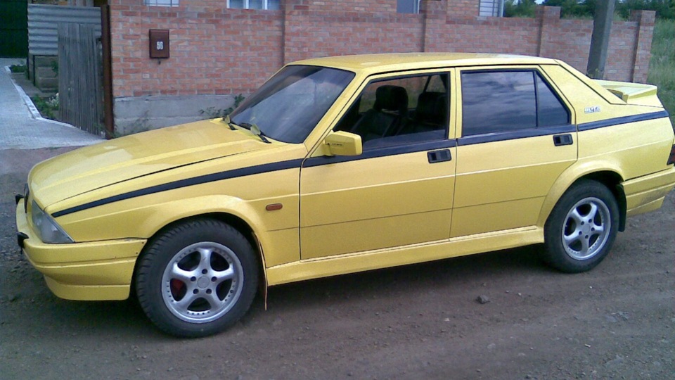 Alfa Romeo 75 Quadrifoglio