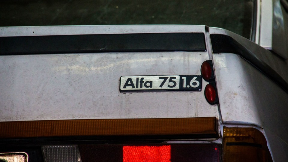 Alfa Romeo 75 v6