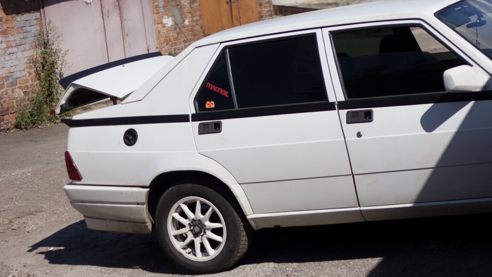 Alfa Romeo 75 v6