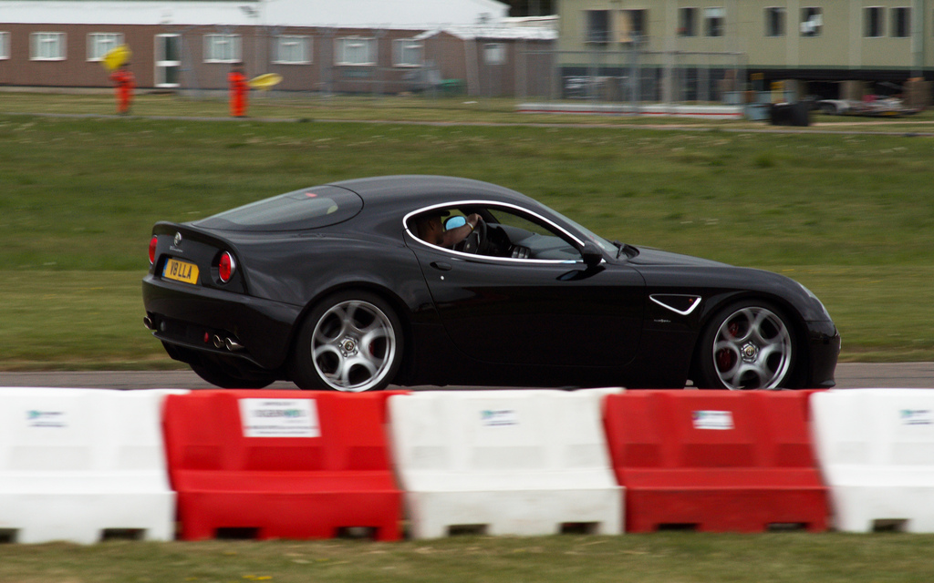 Alfa Romeo 8C Black