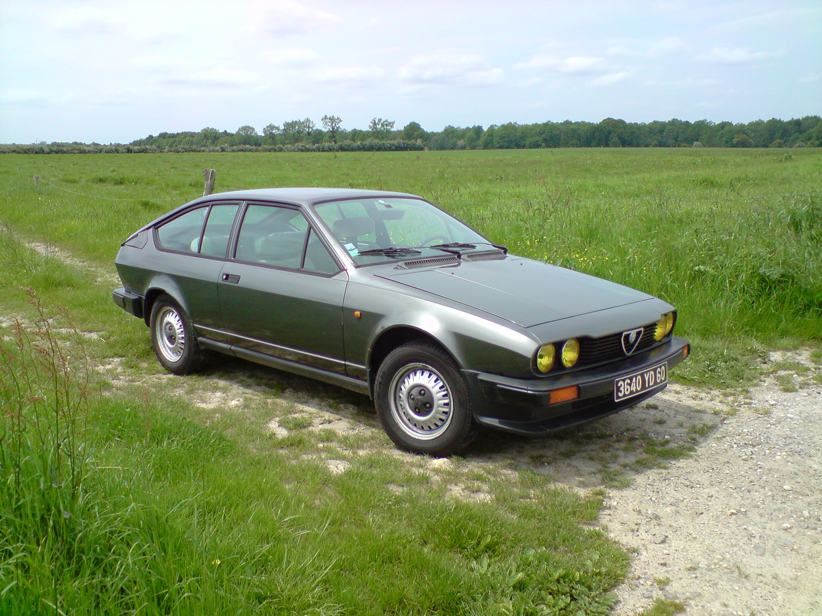Alfa Romeo Alfetta saloon