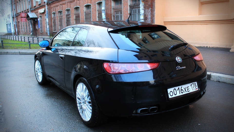Alfa Romeo Brera black