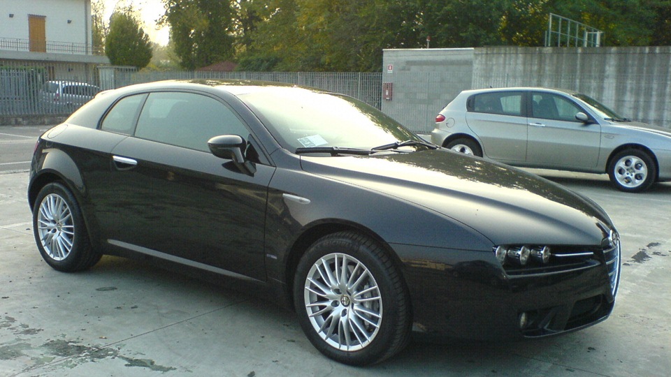 Alfa Romeo Brera black
