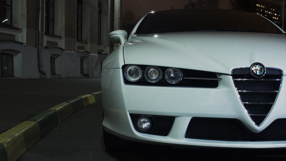 Alfa Romeo Brera white Alfa Romeo Brera white