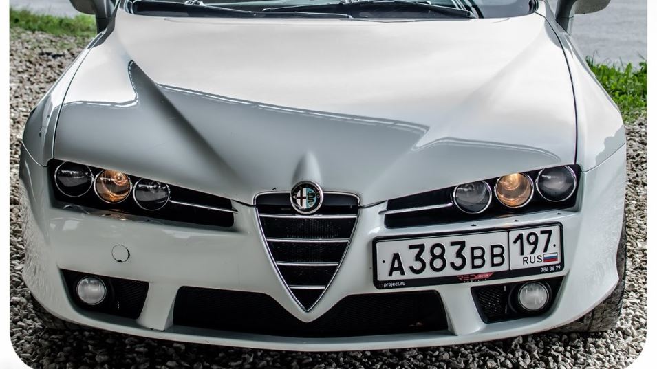 Alfa Romeo Brera white