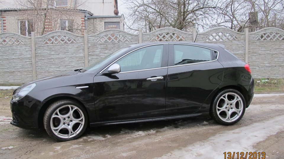 Alfa Romeo Giulietta black