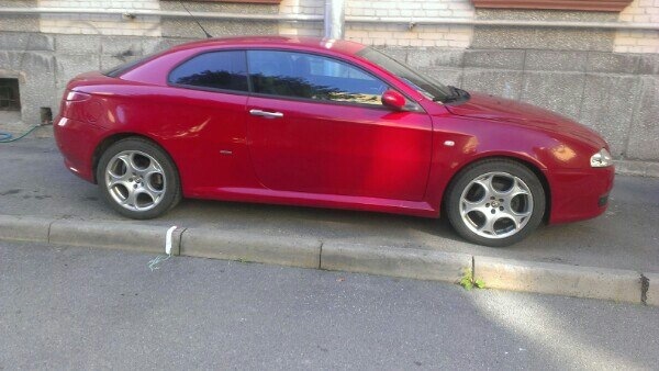 Alfa Romeo GT 1.9 JTD Alfa Romeo GT 1.9 JTD