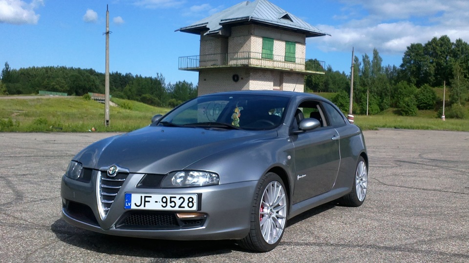 Alfa Romeo GT 2.0