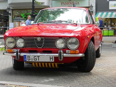 Alfa Romeo GT 2000