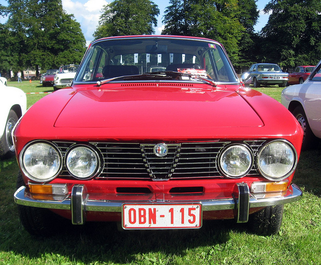 Alfa Romeo GT 2000