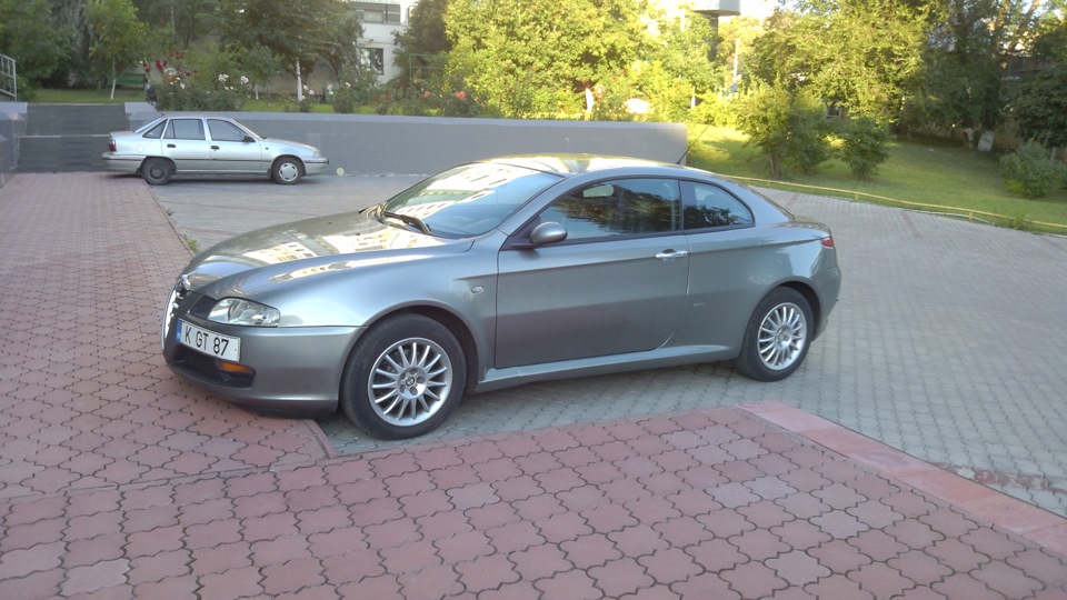 Alfa Romeo GT 3.7