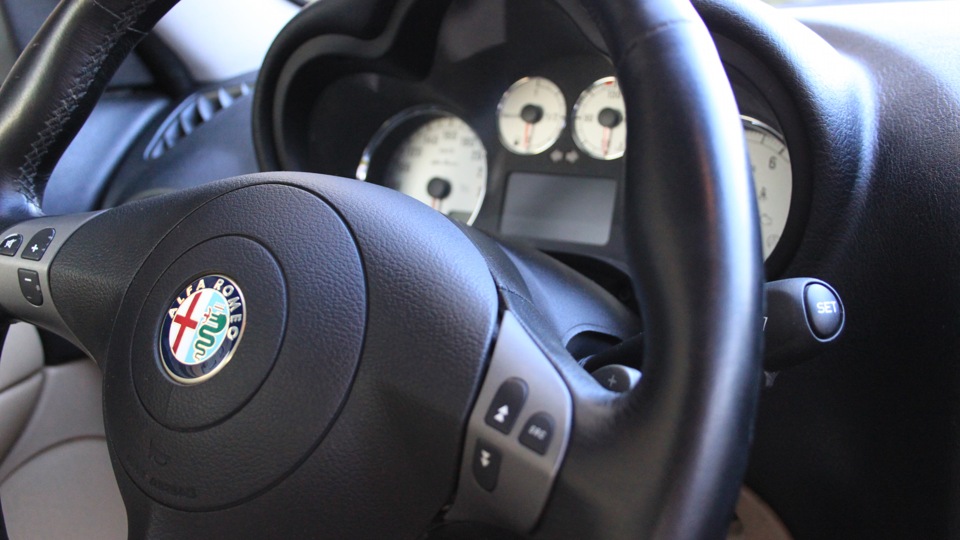 Alfa Romeo GT Coupe