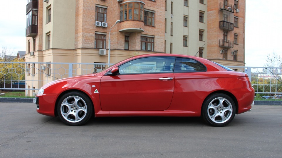 Alfa Romeo GT Coupe
