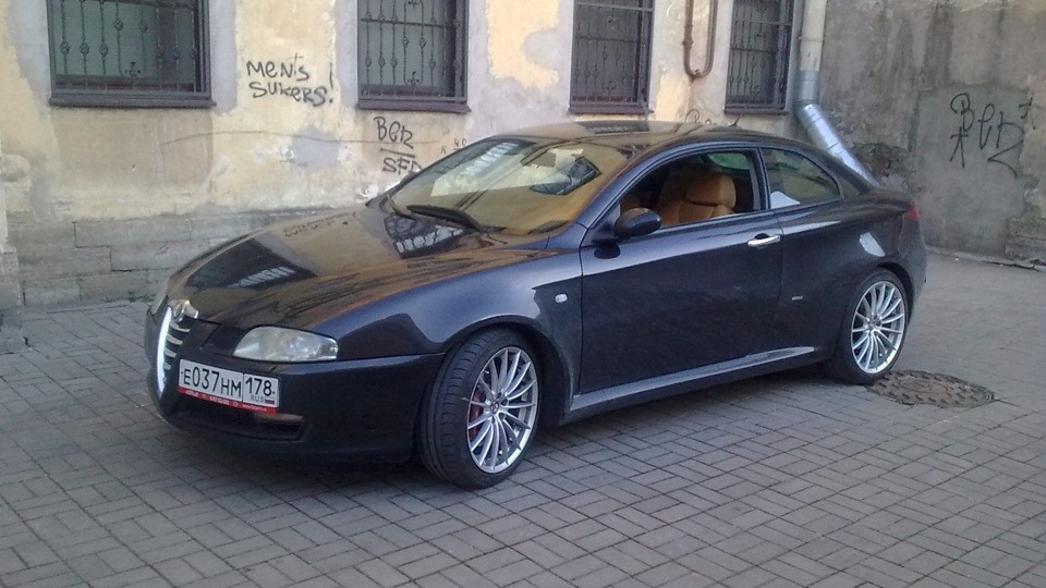 Alfa Romeo GT Lusso