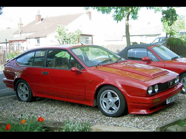 Alfa Romeo GTV 2.5