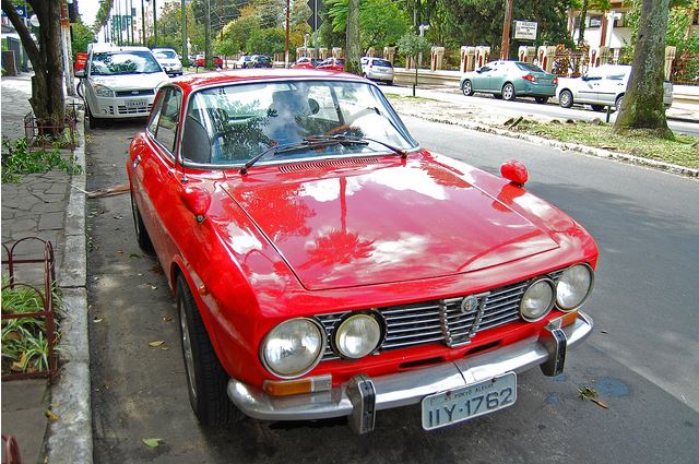Alfa Romeo GTV 2000