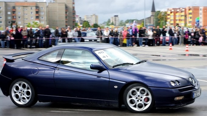 Alfa Romeo GTV 2001