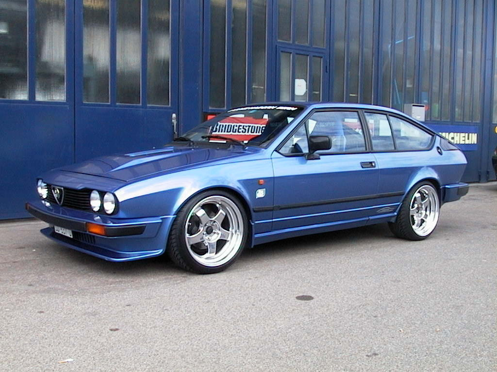 Alfa Romeo GTV 8