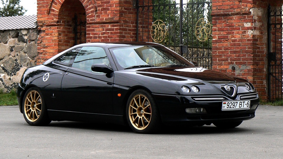 Alfa Romeo GTV black