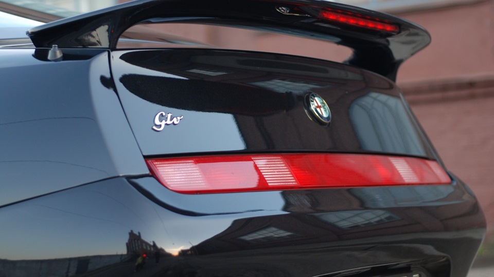 Alfa Romeo GTV black