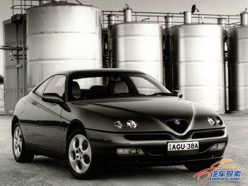 Alfa Romeo GTV black