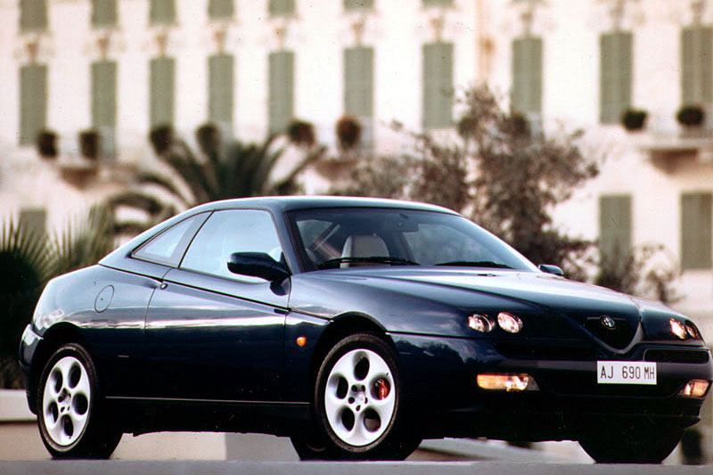 Alfa Romeo GTV black