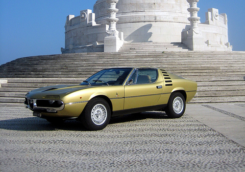 Alfa Romeo Montreal