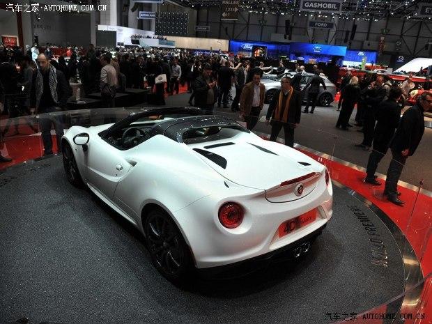 Alfa Romeo Spider 4C