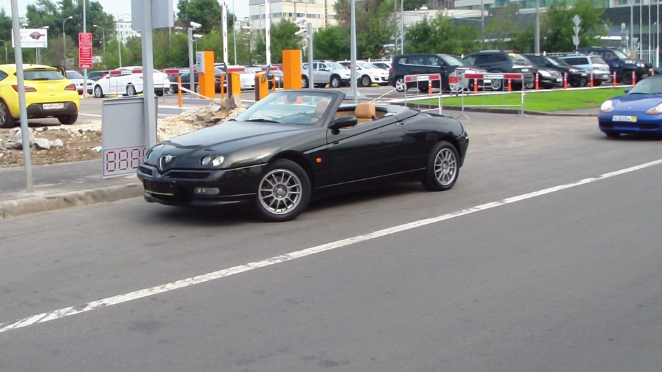 Alfa Romeo Spider 916