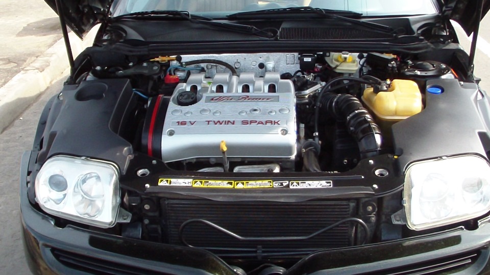 Alfa Romeo Spider 916