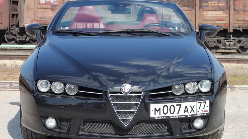 Alfa Romeo Spider Black
