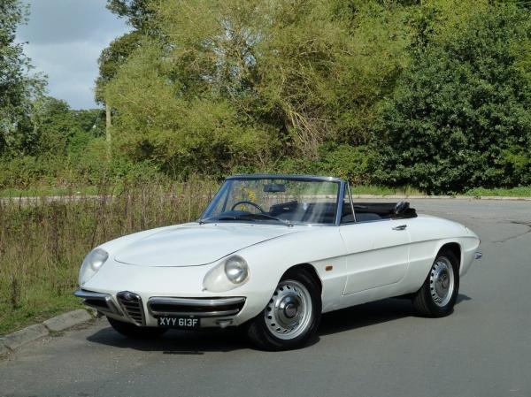 Alfa Romeo Spider Duetto