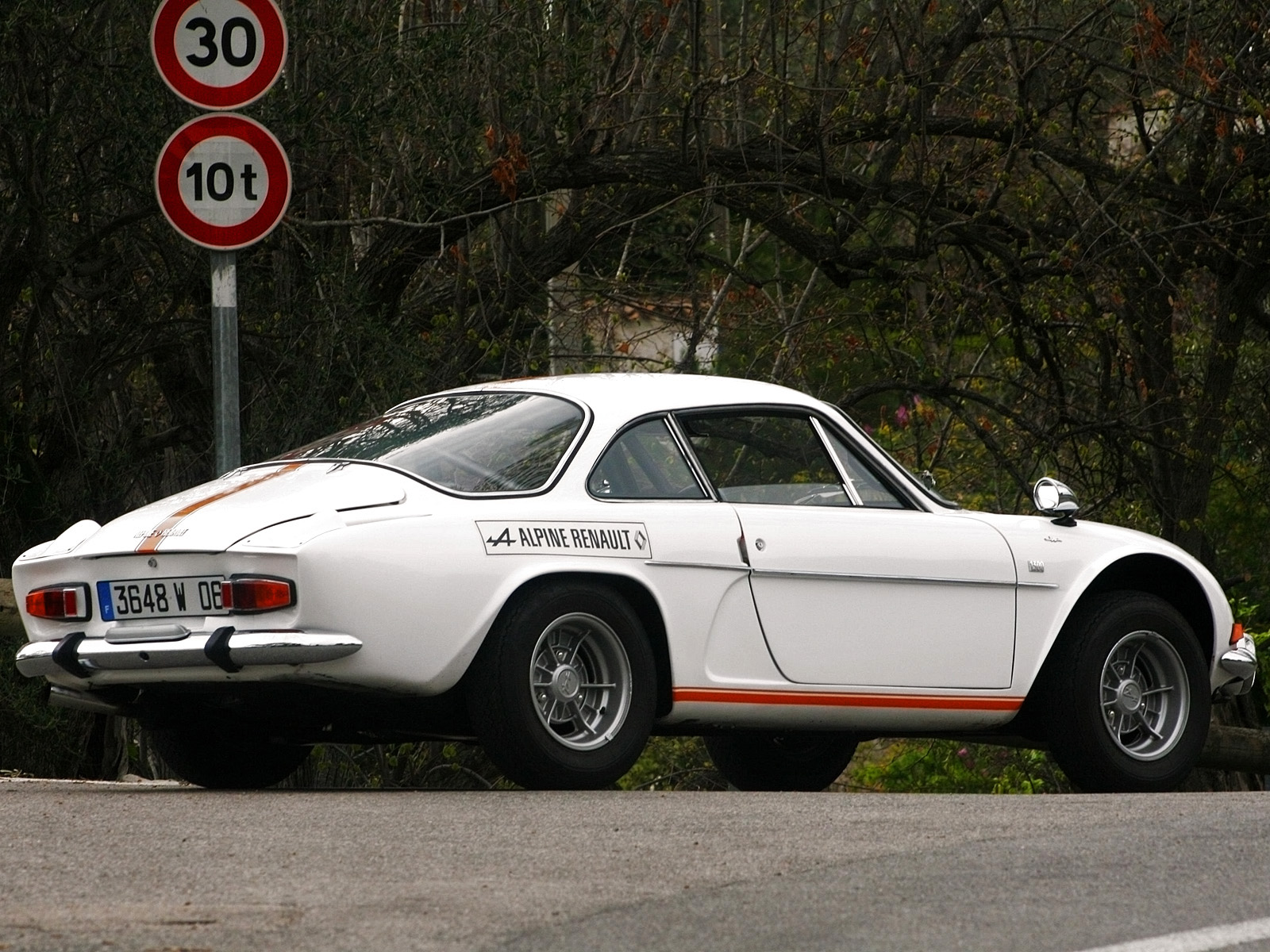 Alpine a110