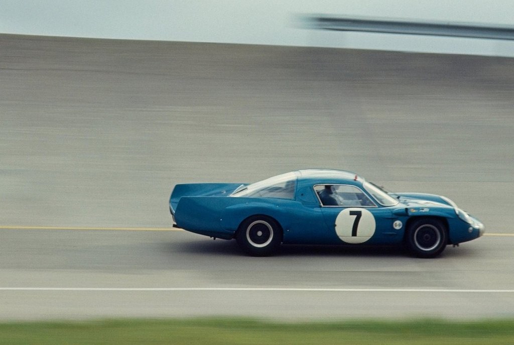 Alpine A210