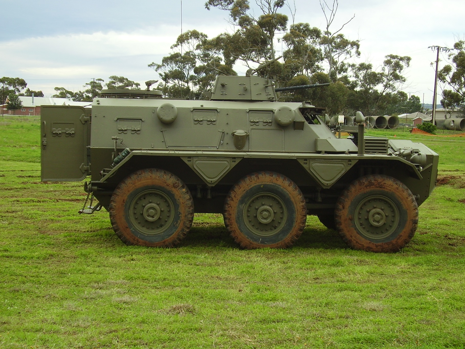 Alvis Saracen
