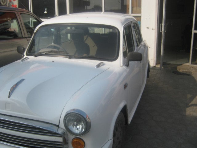 Ambassador Grand 2000 dsz