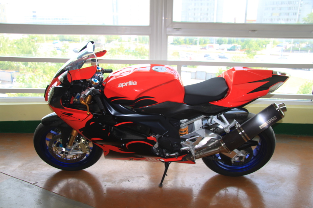 Aprilia 1000