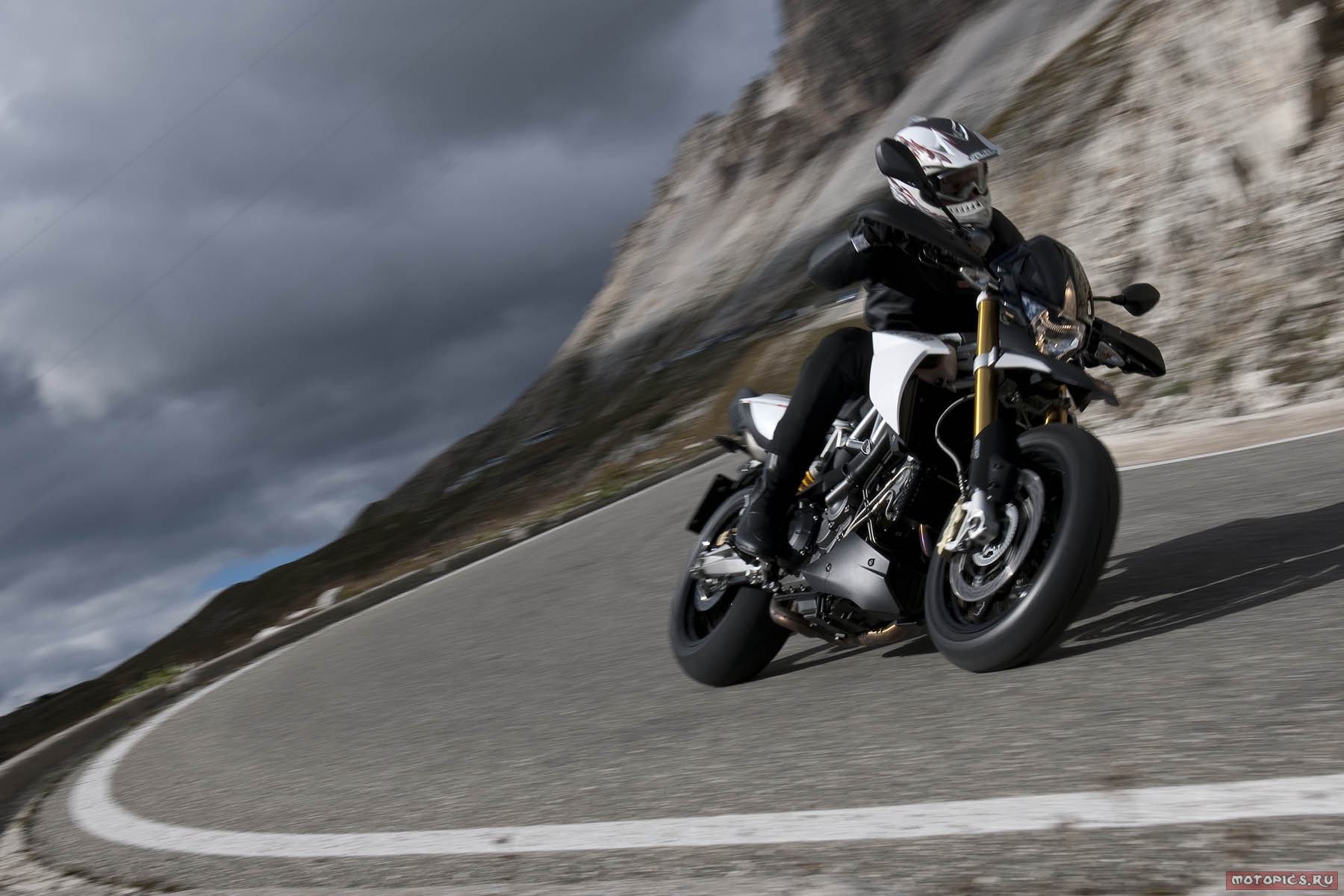Aprilia Dorsoduro 1200 ABS