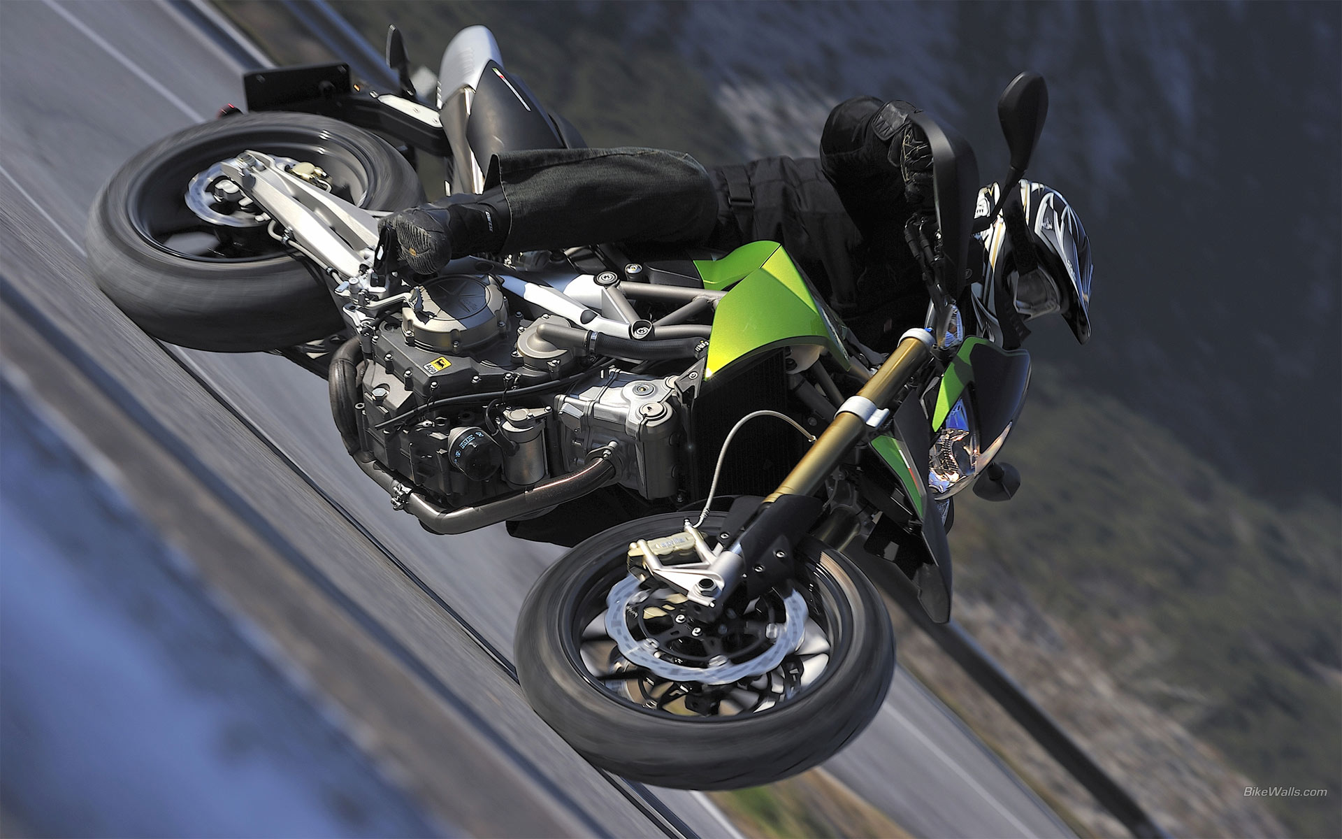 Aprilia Dorsoduro 750 Factory
