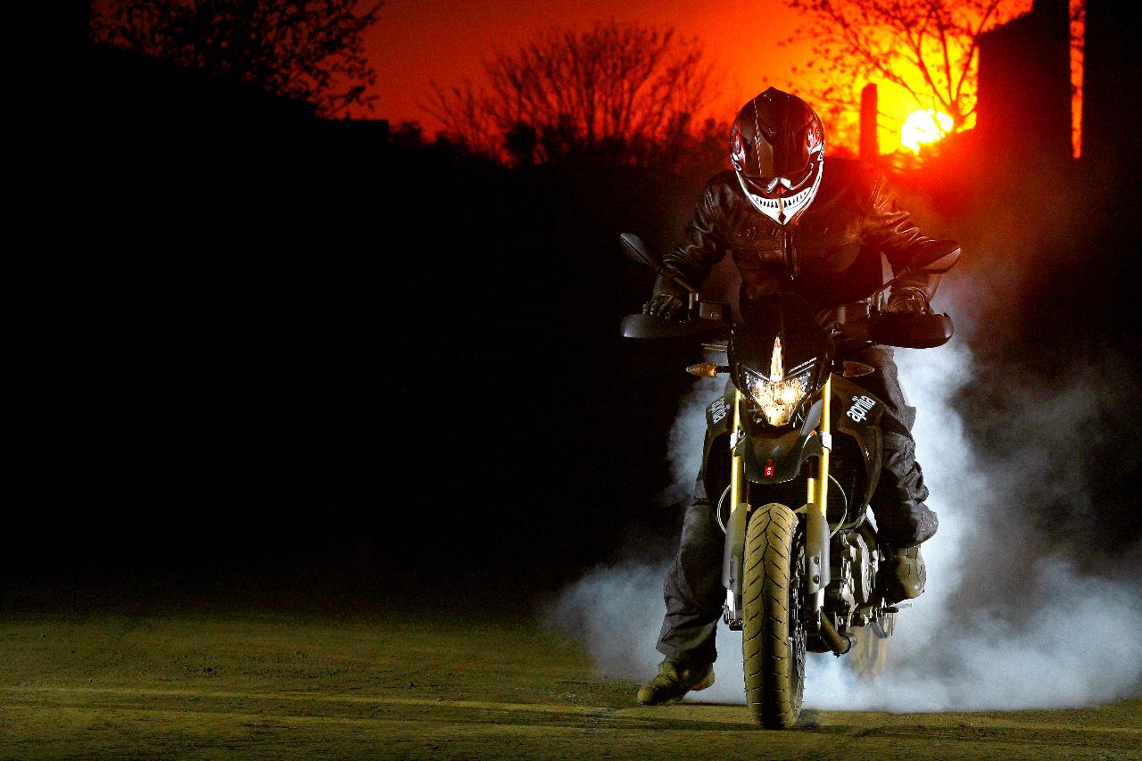 Aprilia Dorsoduro 750 Factory