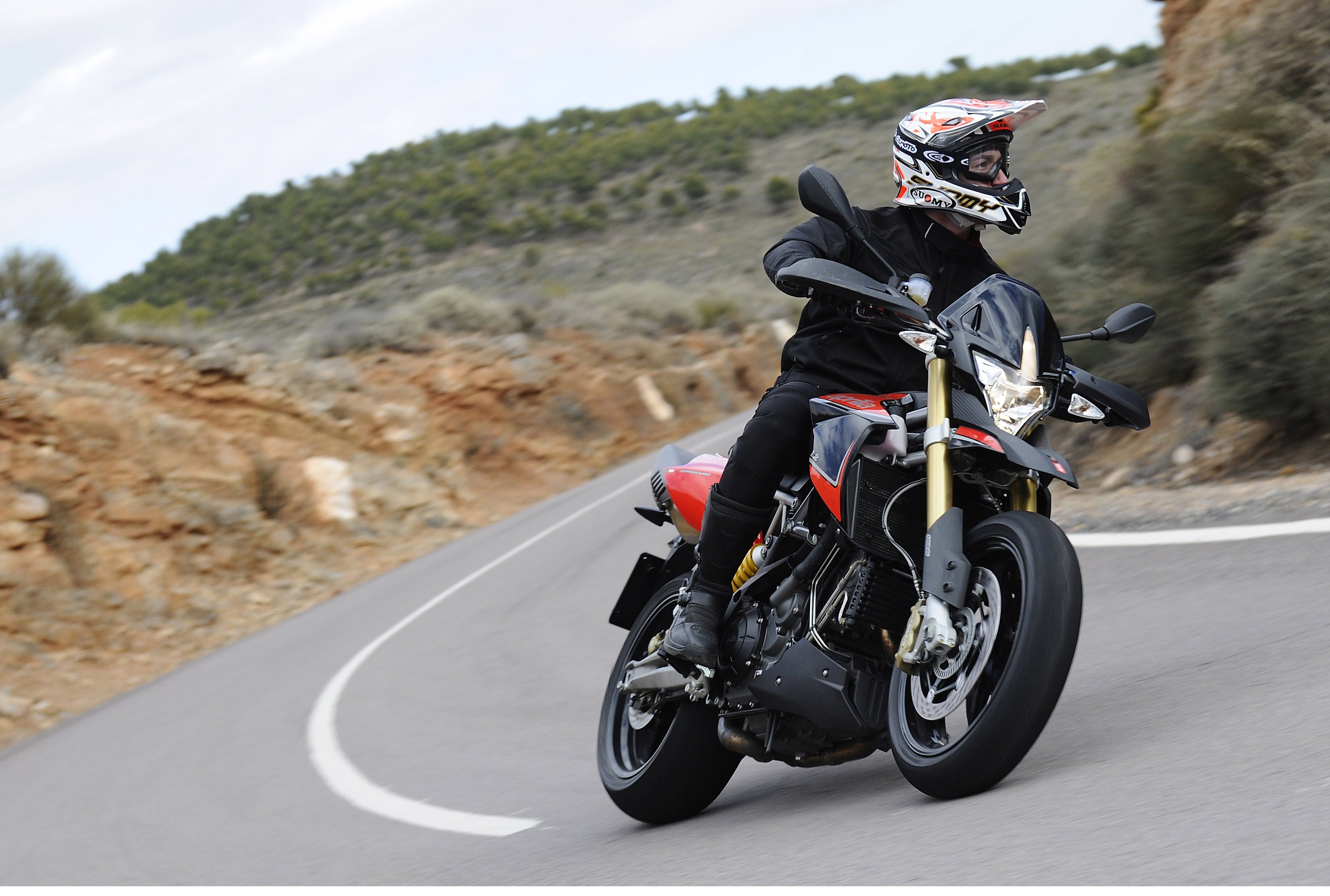 Aprilia Dorsoduro 750