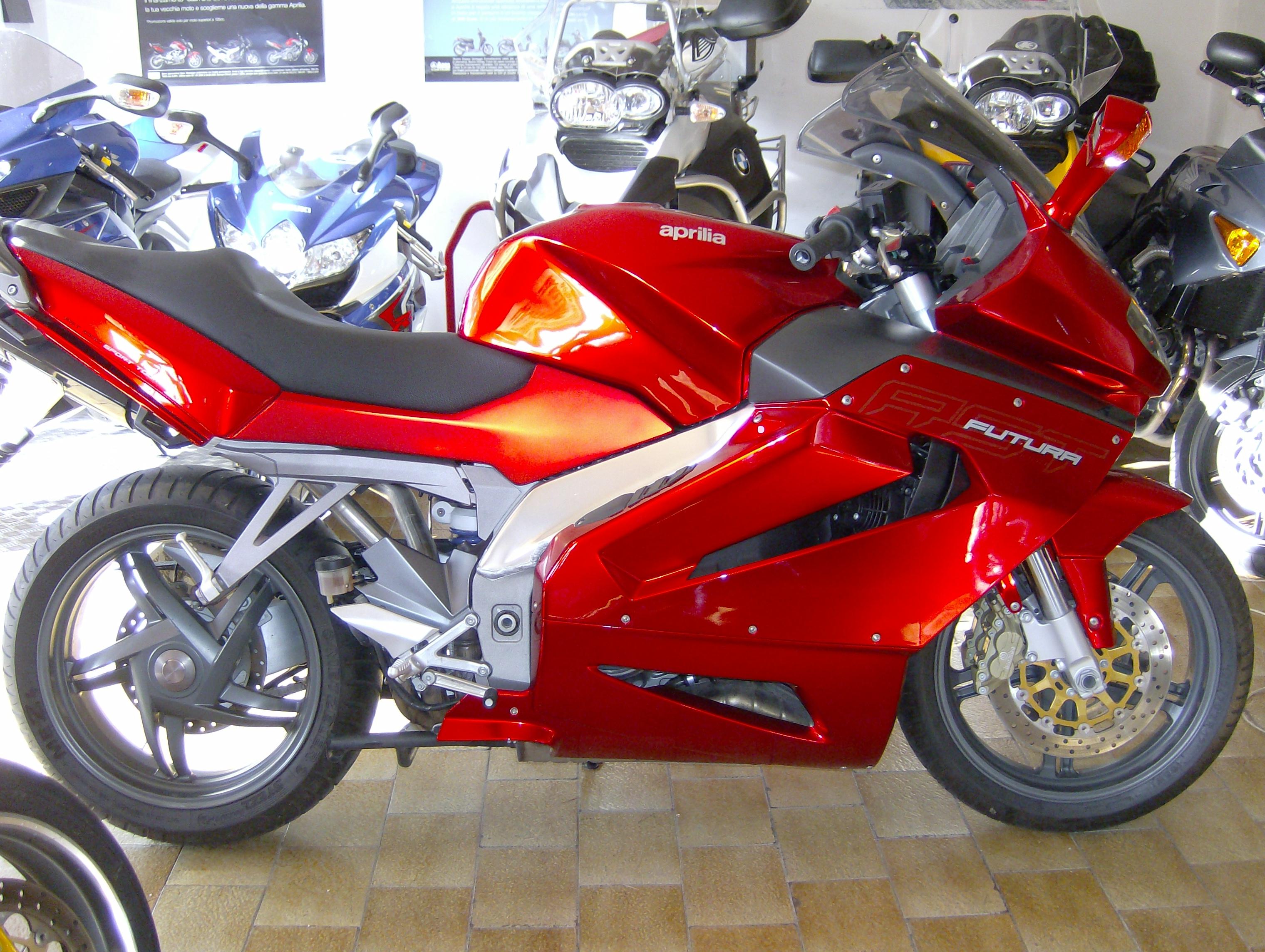 Aprilia RST 1000 Futura
