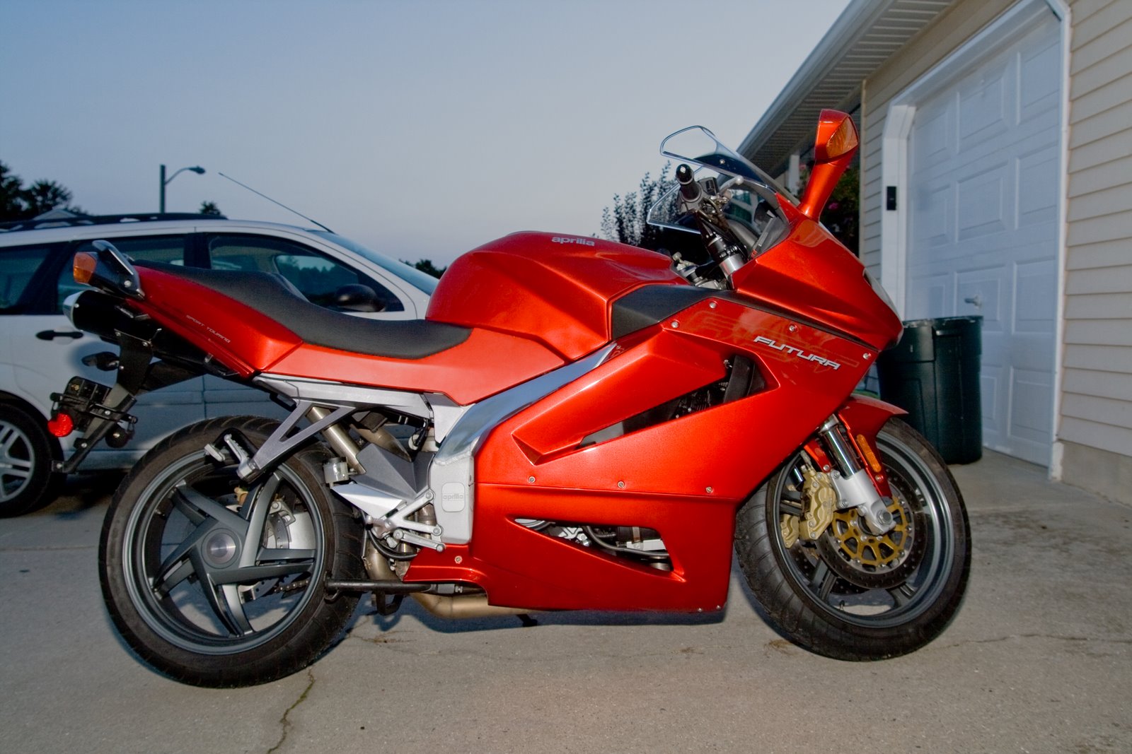Aprilia RST 1000 Futura