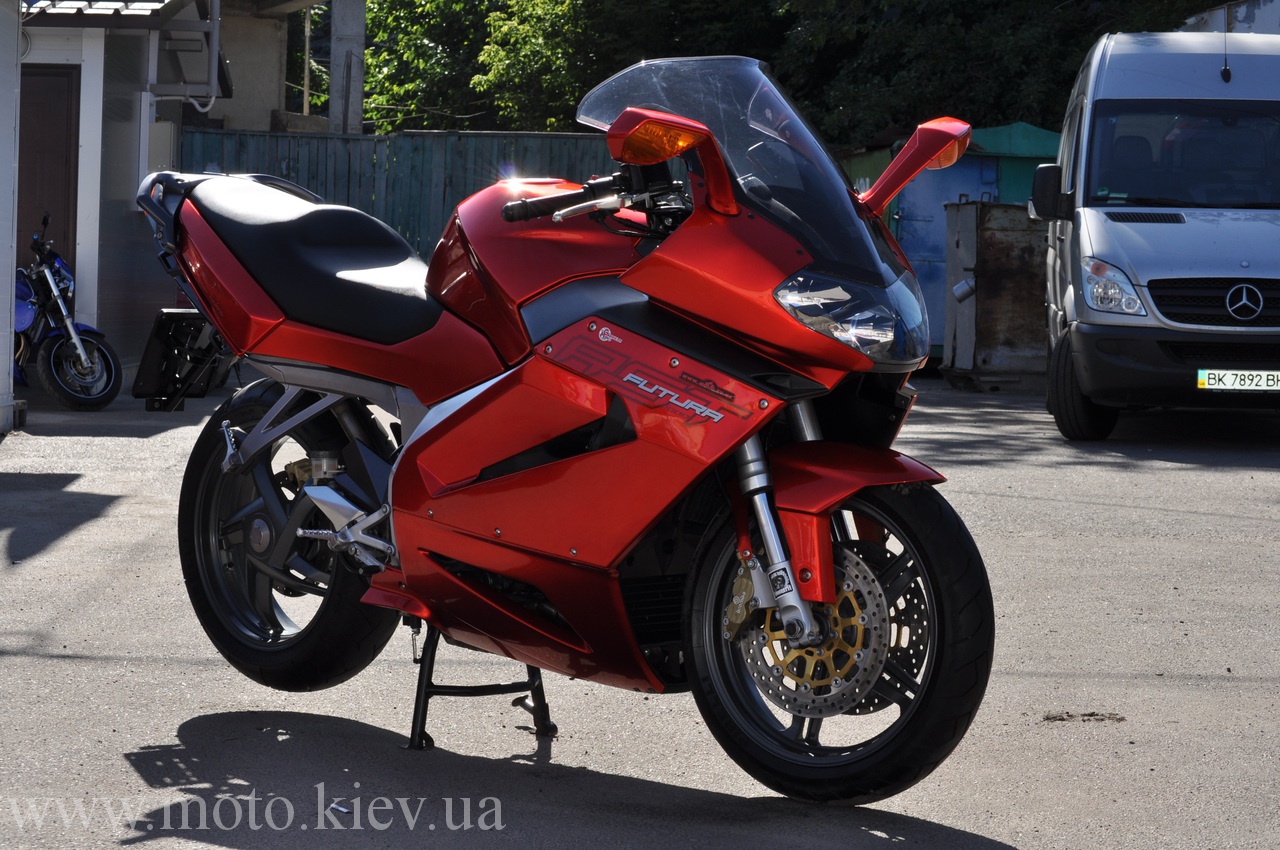 Aprilia RST1000 Futura