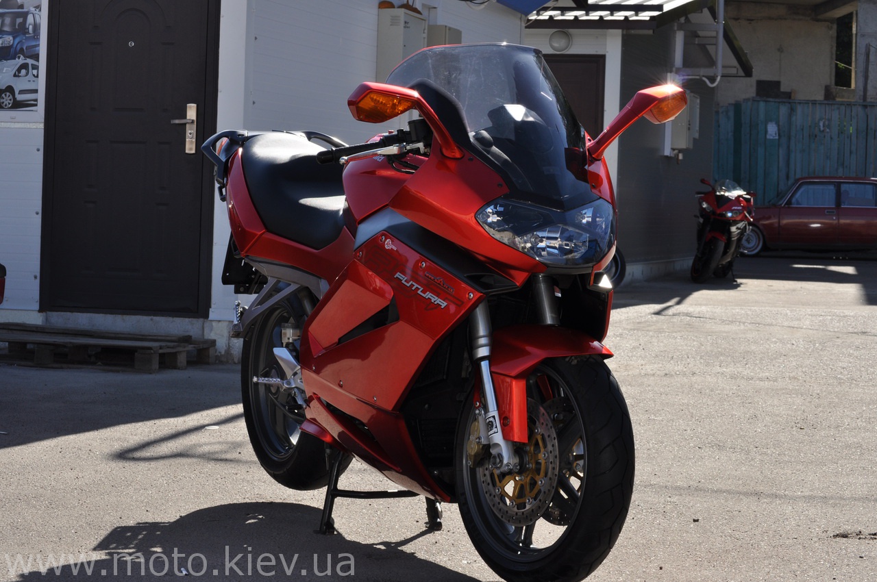 Aprilia RST1000 Futura
