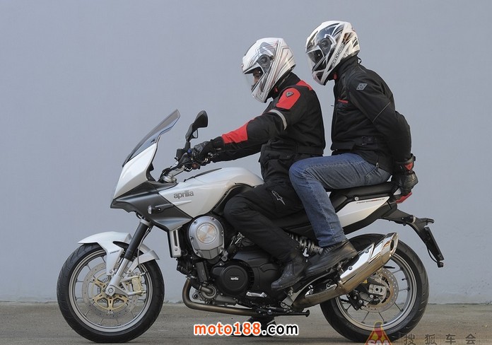 Aprilia Mana 850